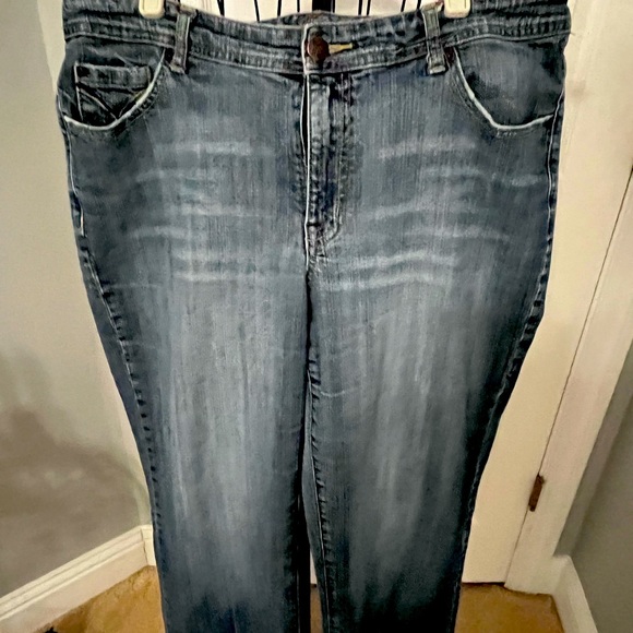 Venezia jeans size 16. - Picture 2 of 2